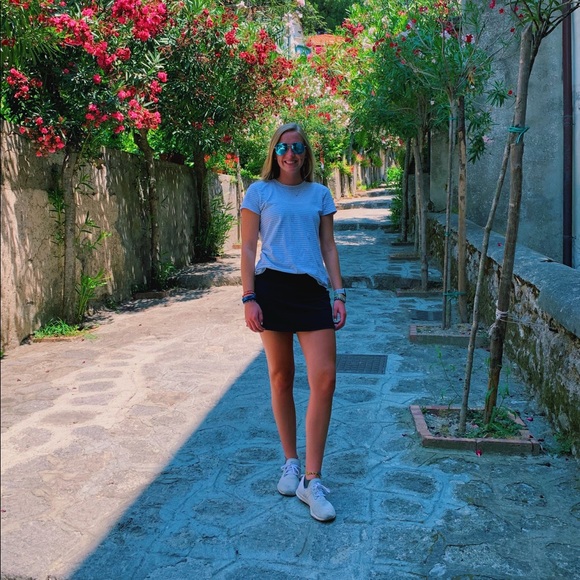 Meet your Posher, Taylor - Picture 1 of 1